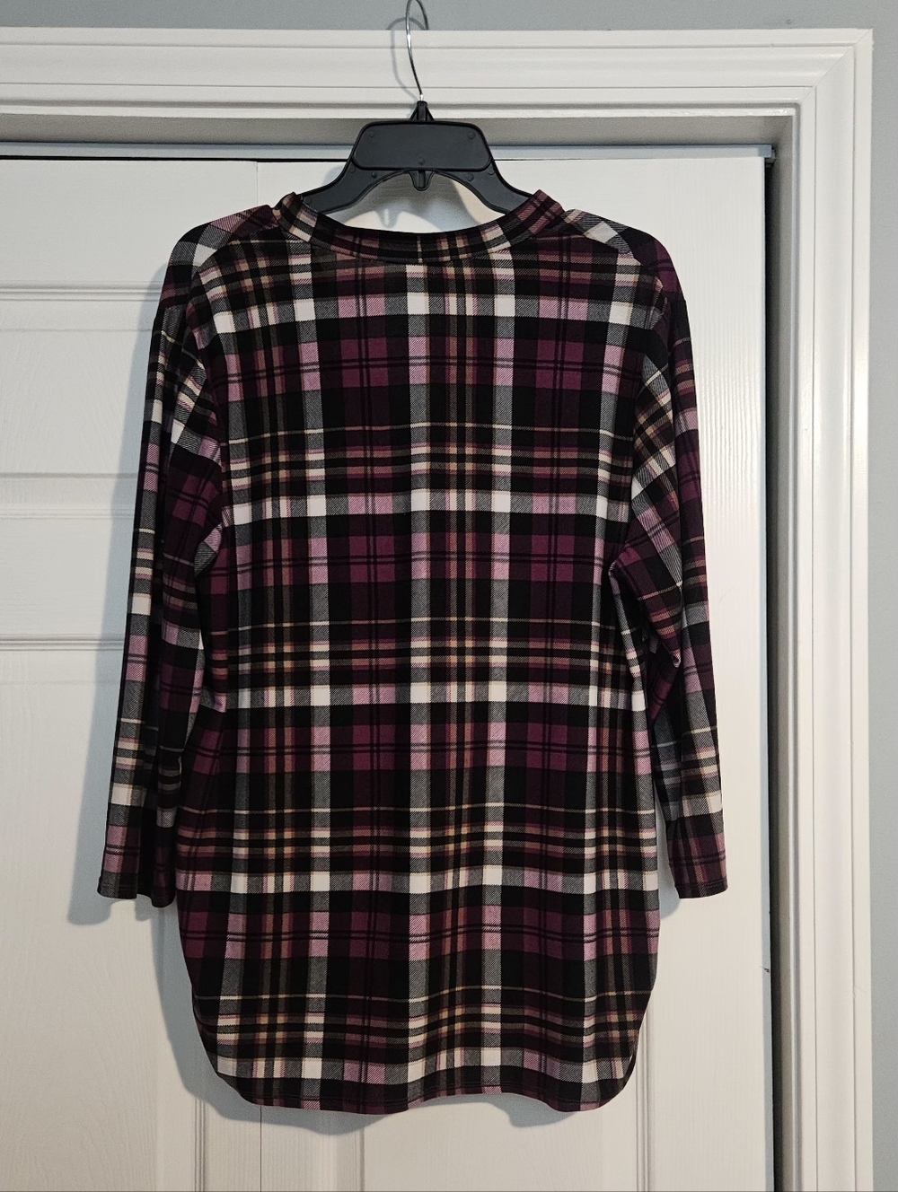 Cupcake Cafe Plaid Maternity Tunic Top in Black and Magenta - Picture 3 of 3